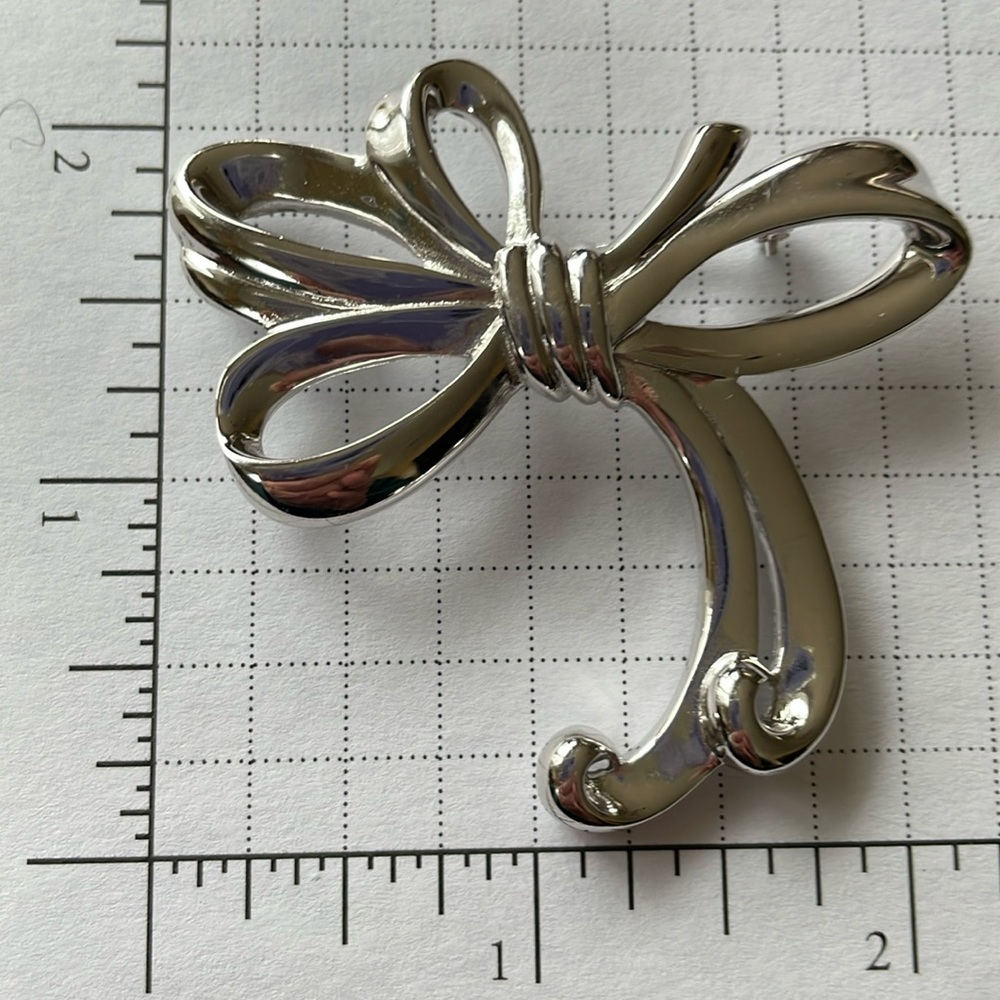 Napier Vintage Bow Pin